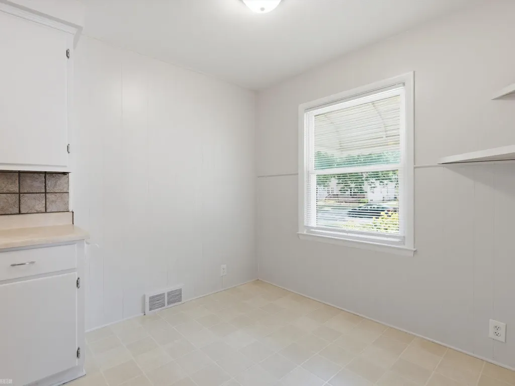 19197 Woodland Street Harper Woods City MI 48225