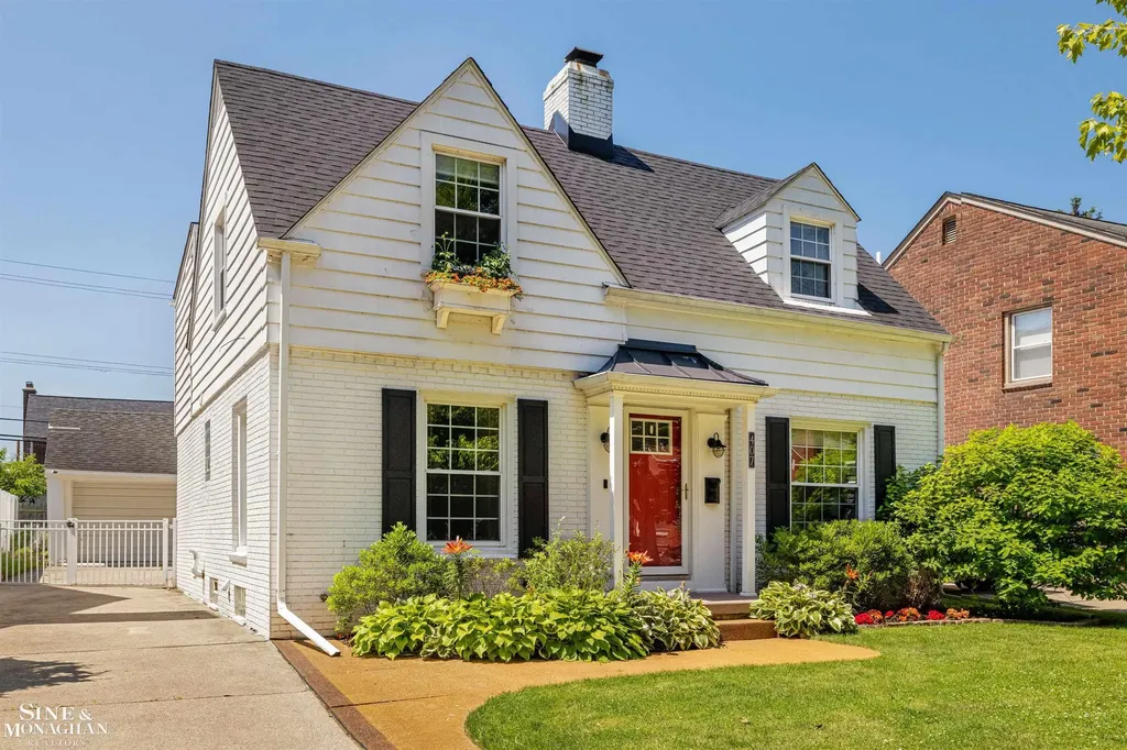 407 Lothrop Road Grosse Pointe Farms City MI 48236