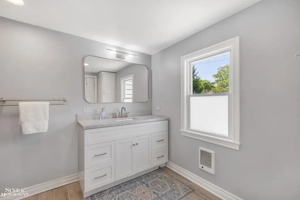 407 Lothrop Road Grosse Pointe Farms City MI 48236
