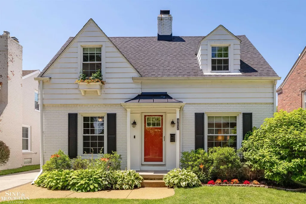 407 Lothrop Road Grosse Pointe Farms City MI 48236