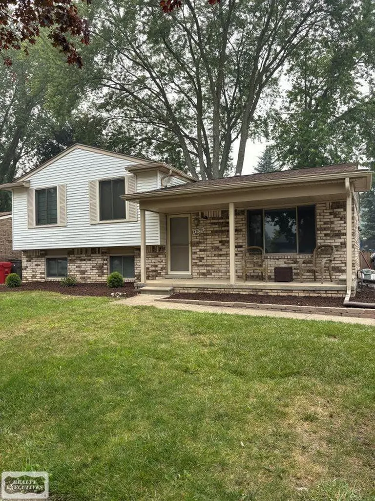 39791 Wolo Court Clinton Charter Township MI 48038