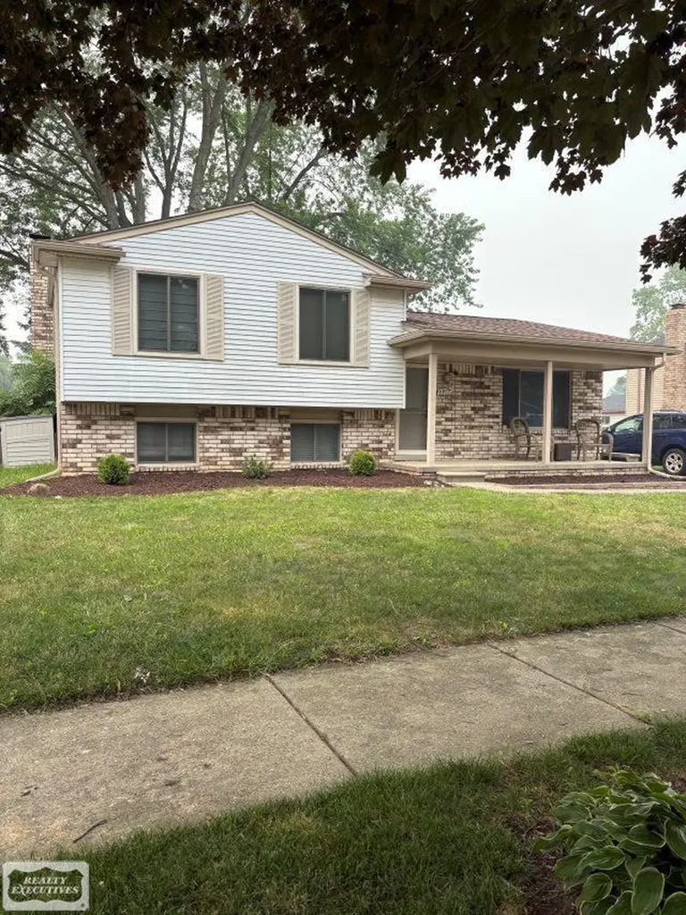 39791 Wolo Court Clinton Charter Township MI 48038