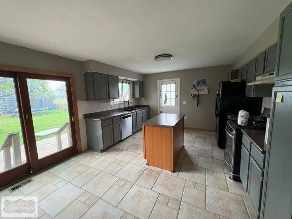 39791 Wolo Court Clinton Charter Township MI 48038