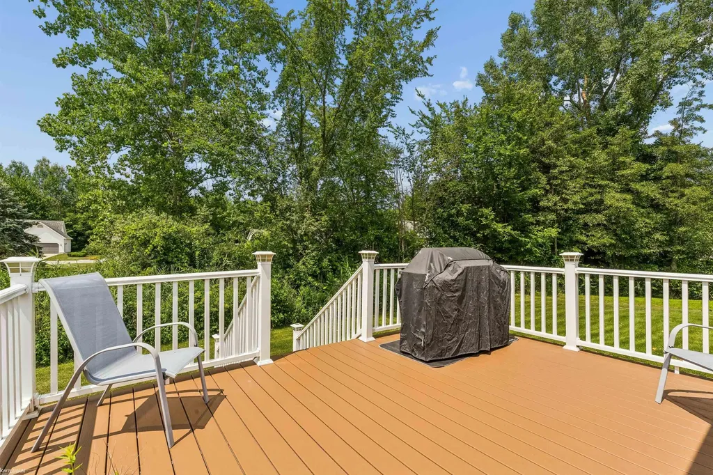 2043 Edward E Lane Kimball Township MI 48074