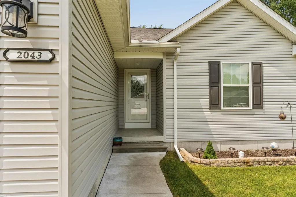 2043 Edward E Lane Kimball Township MI 48074