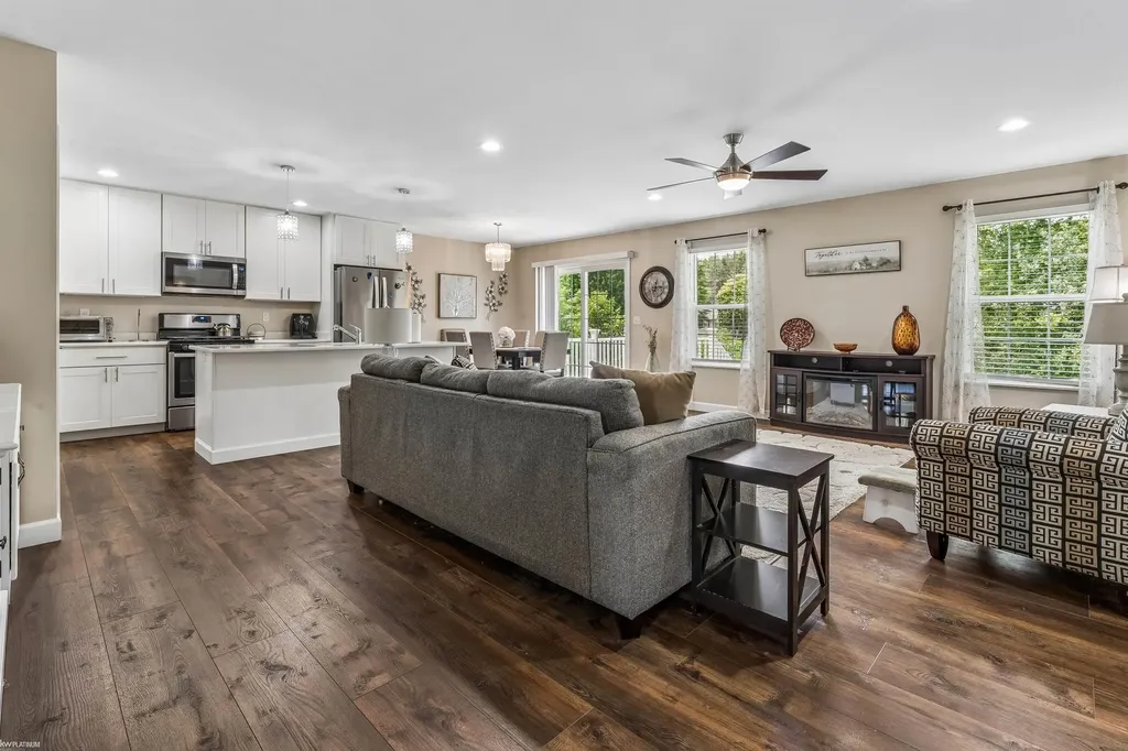 2043 Edward E Lane Kimball Township MI 48074