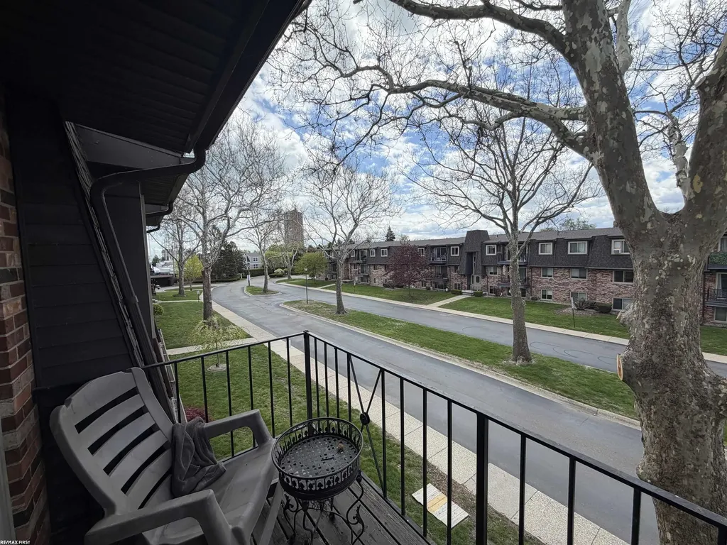 322 Riviera Street St. Clair Shores City MI 48080