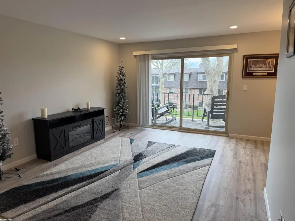 322 Riviera Street St. Clair Shores City MI 48080