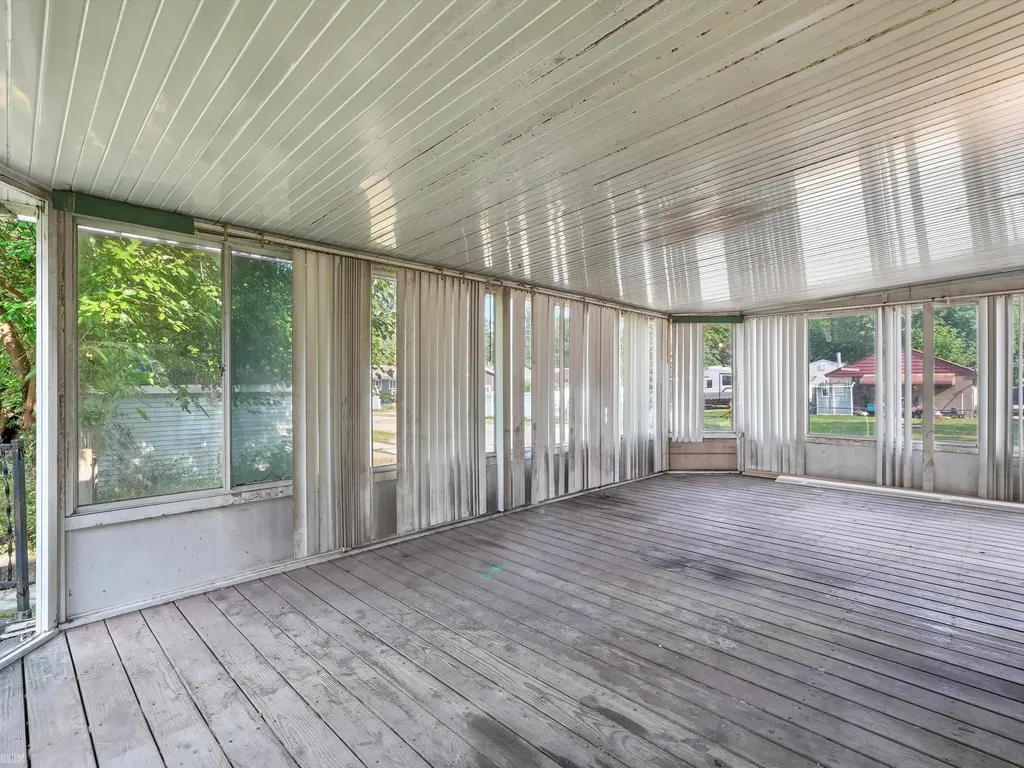 18513 Wakenden Street Redford Charter Township MI 48240