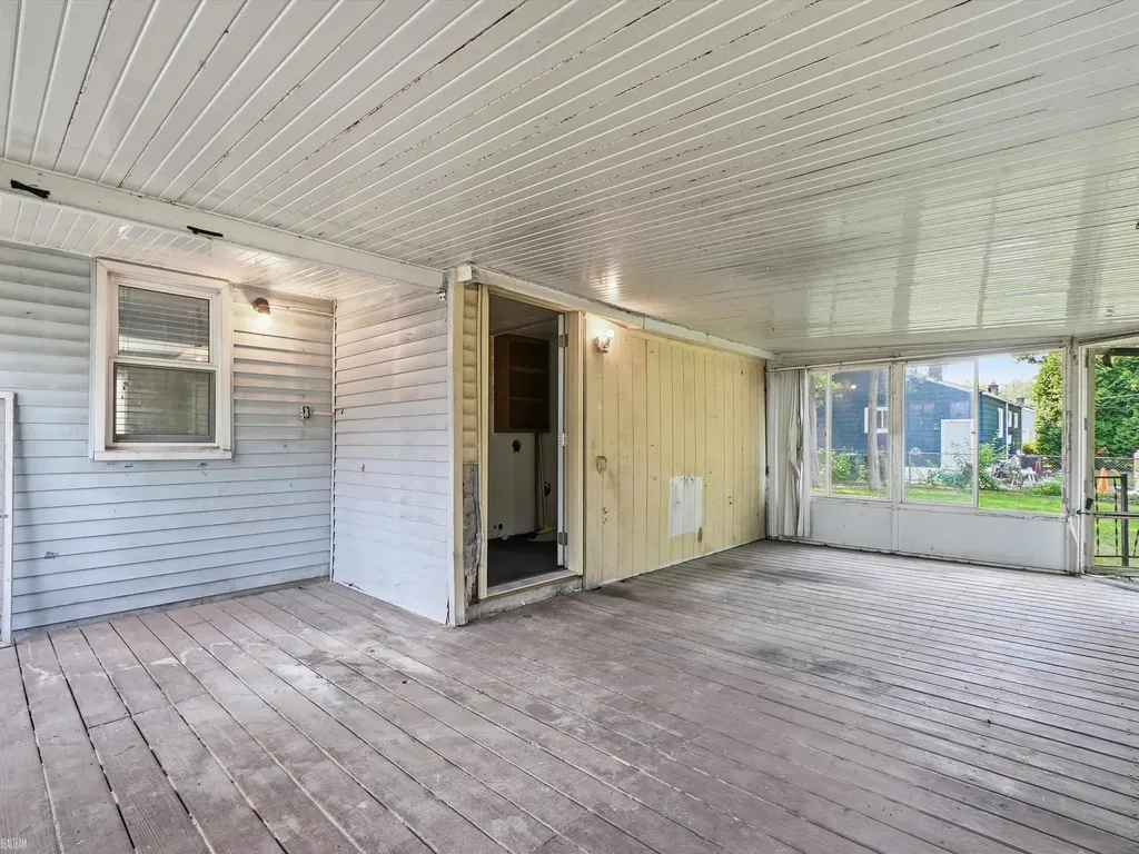 18513 Wakenden Street Redford Charter Township MI 48240