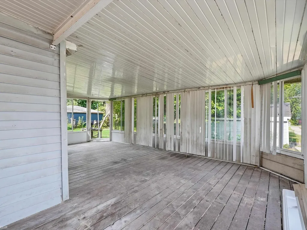 18513 Wakenden Street Redford Charter Township MI 48240
