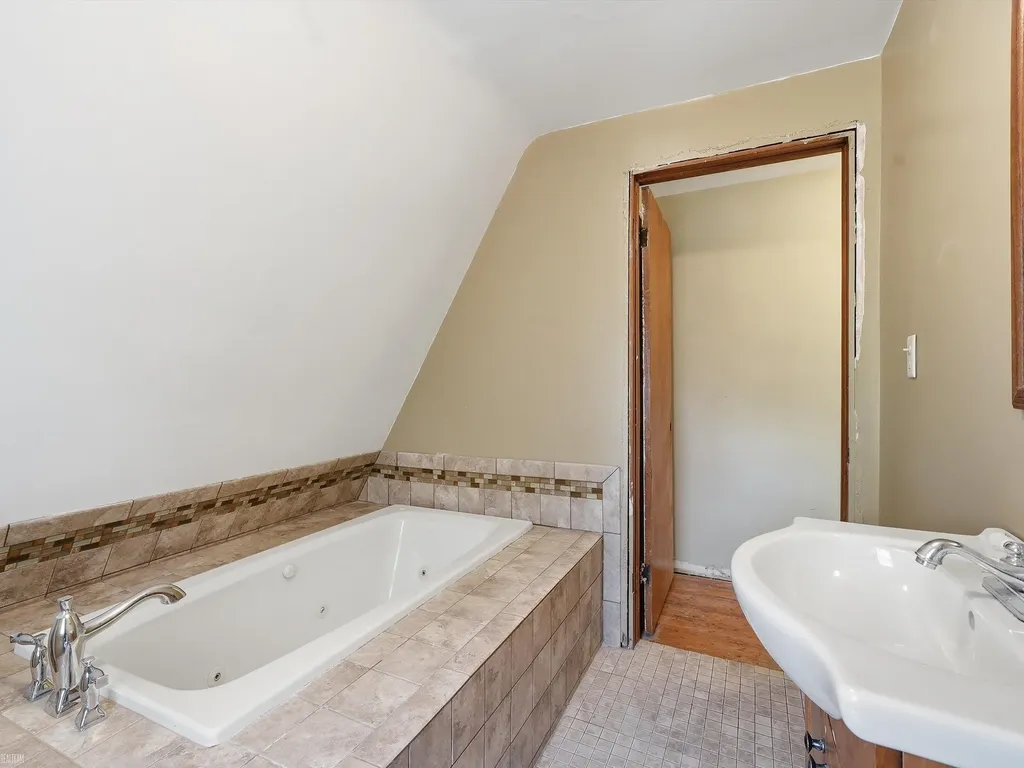 18513 Wakenden Street Redford Charter Township MI 48240