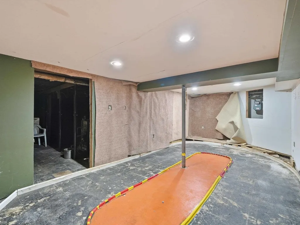 18513 Wakenden Street Redford Charter Township MI 48240