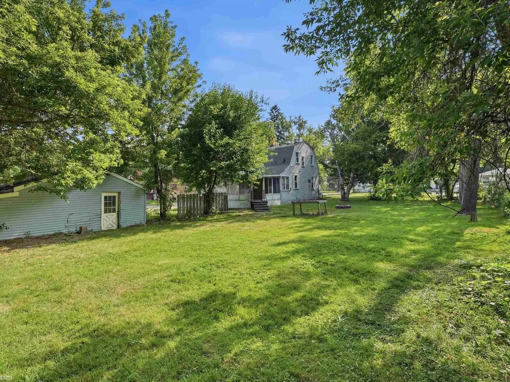 18513 Wakenden Street Redford Charter Township MI 48240
