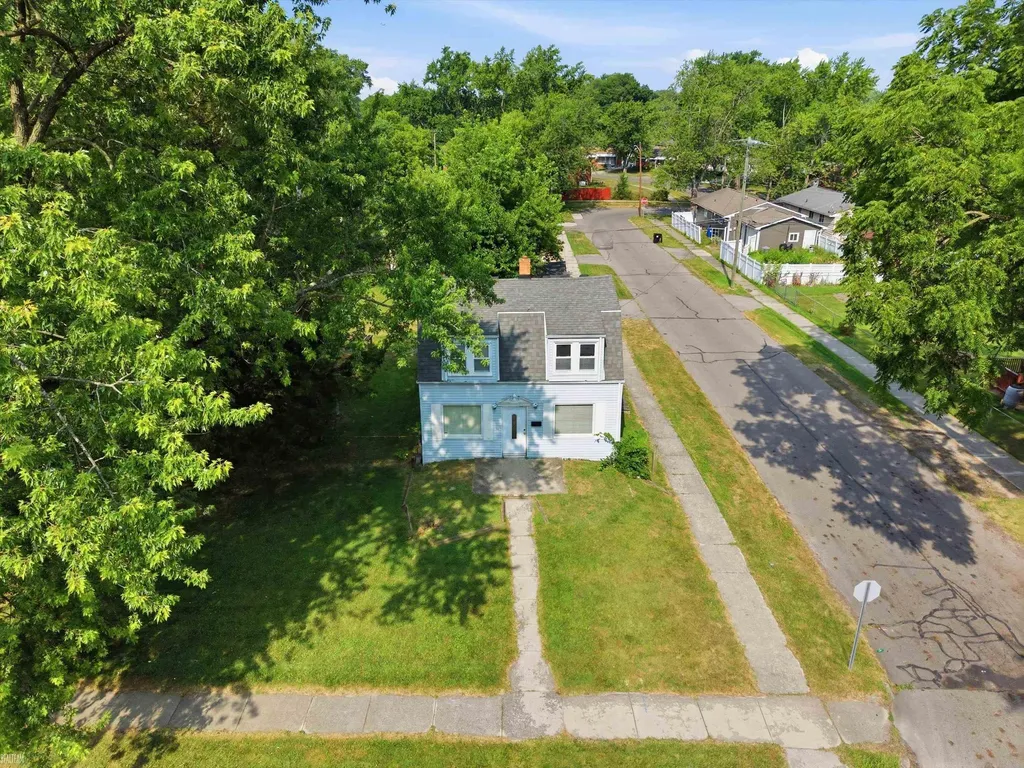 18513 Wakenden Street Redford Charter Township MI 48240