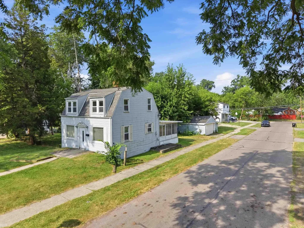 18513 Wakenden Street Redford Charter Township MI 48240