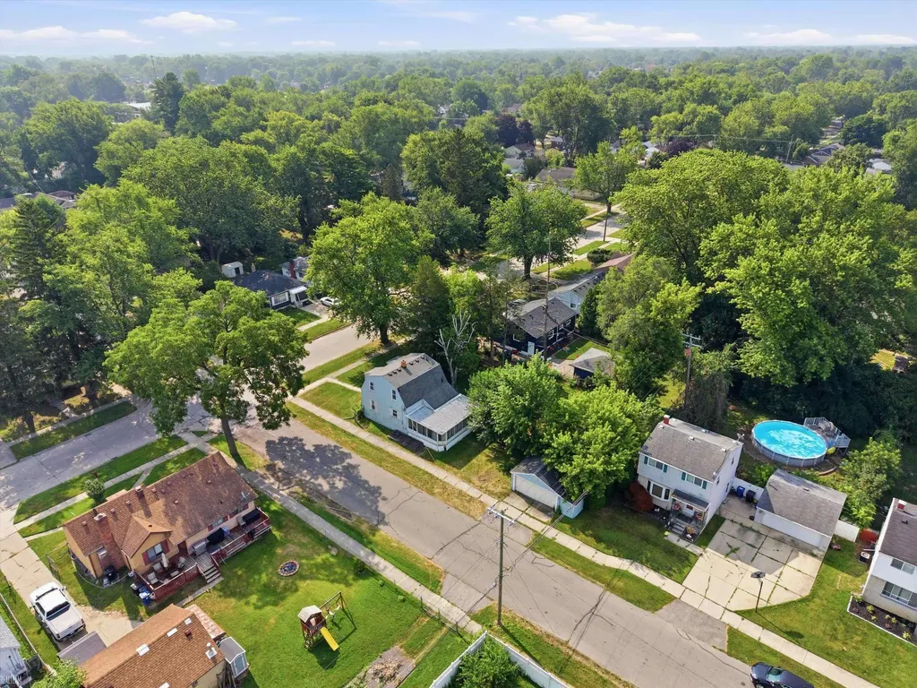 18513 Wakenden Street Redford Charter Township MI 48240