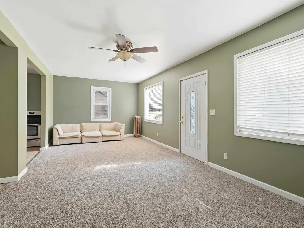 18513 Wakenden Street Redford Charter Township MI 48240