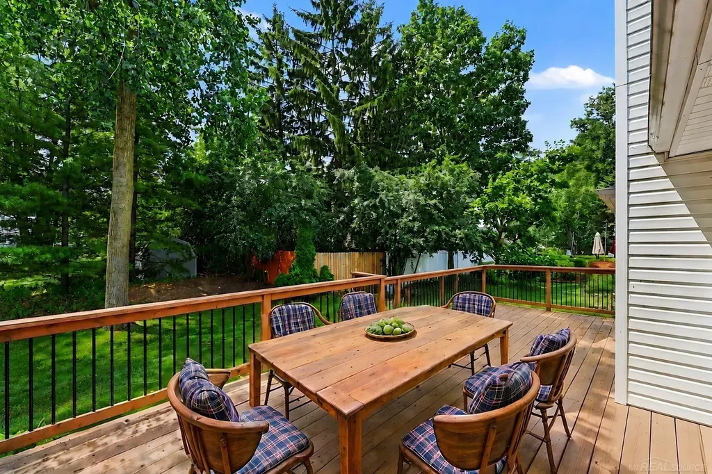 6016 Mulberry Drive Sterling Heights City MI 48314