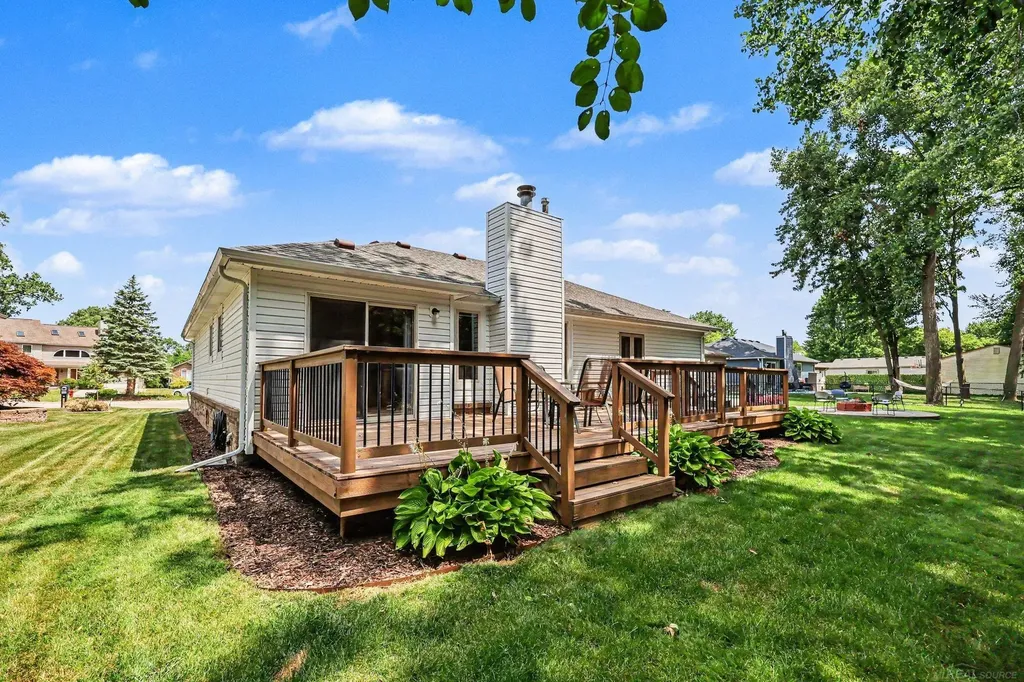 6016 Mulberry Drive Sterling Heights City MI 48314