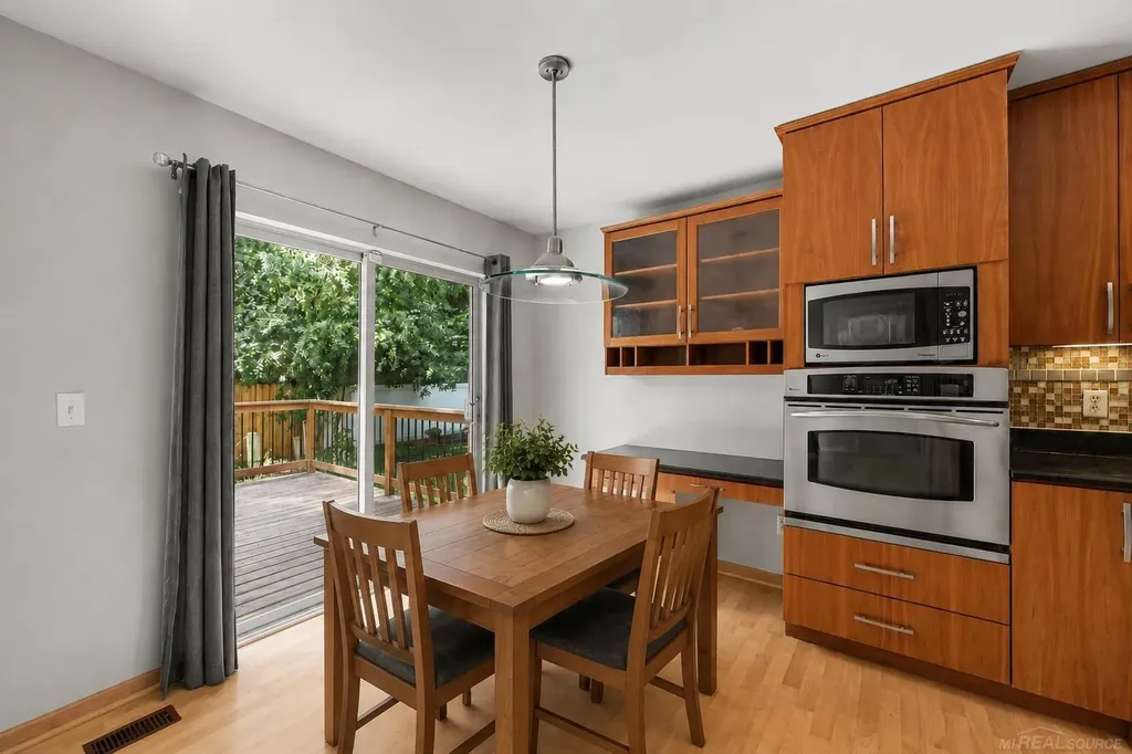 6016 Mulberry Drive Sterling Heights City MI 48314
