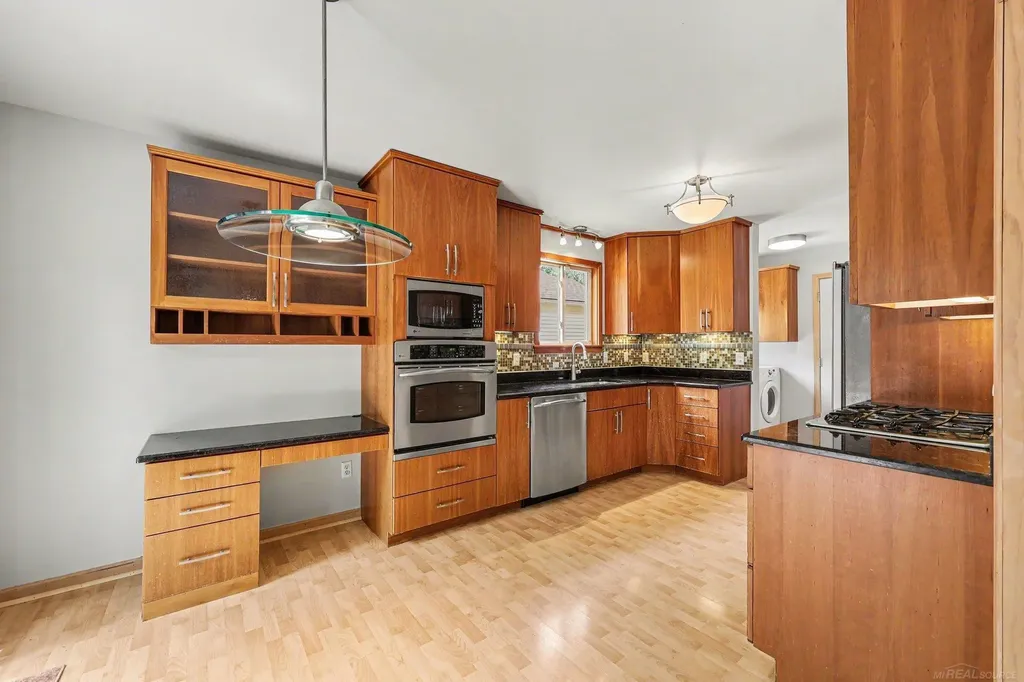 6016 Mulberry Drive Sterling Heights City MI 48314