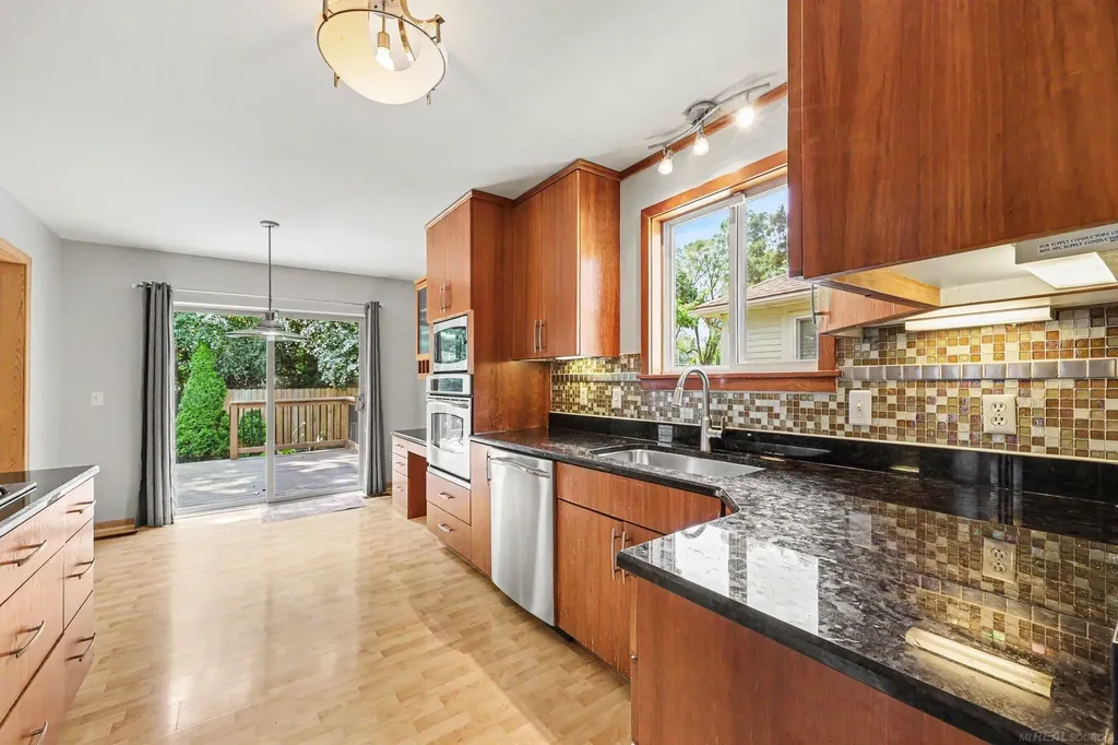 6016 Mulberry Drive Sterling Heights City MI 48314