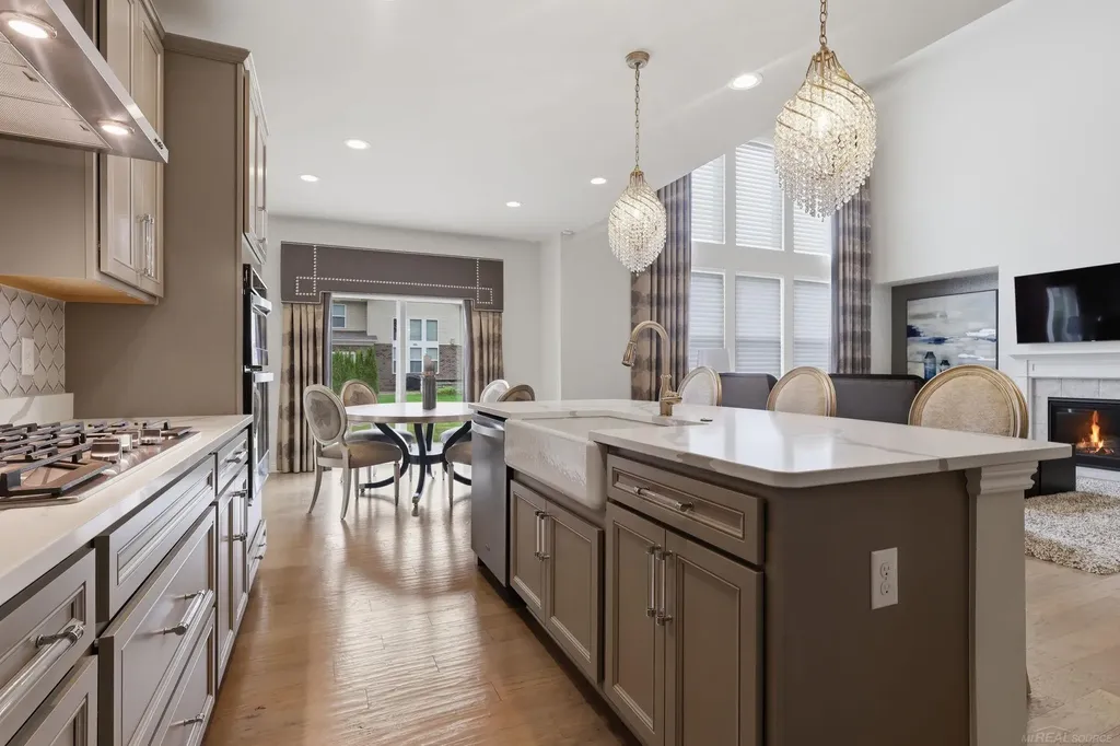 950 Weber Court Lake Orion Village MI 48360