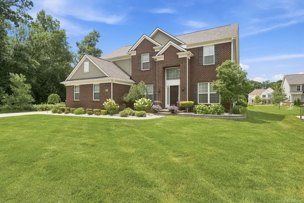 950 Weber Court Lake Orion Village MI 48360