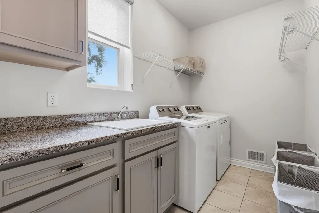 950 Weber Court Lake Orion Village MI 48360
