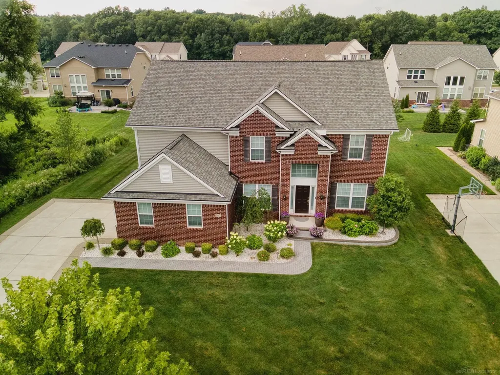 950 Weber Court Lake Orion Village MI 48360