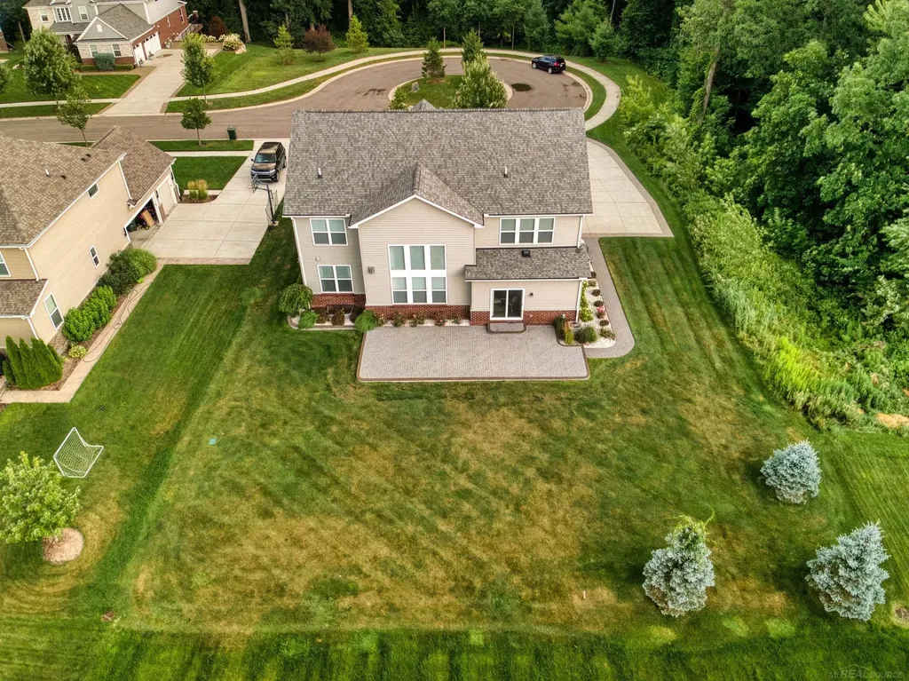 950 Weber Court Lake Orion Village MI 48360