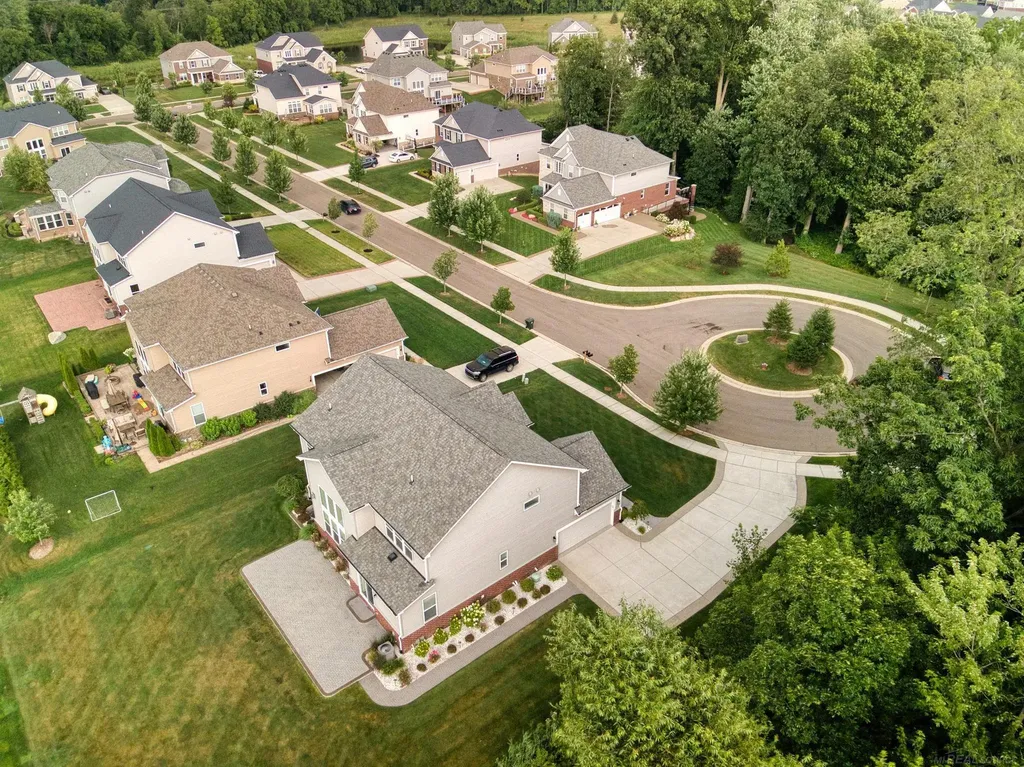 950 Weber Court Lake Orion Village MI 48360