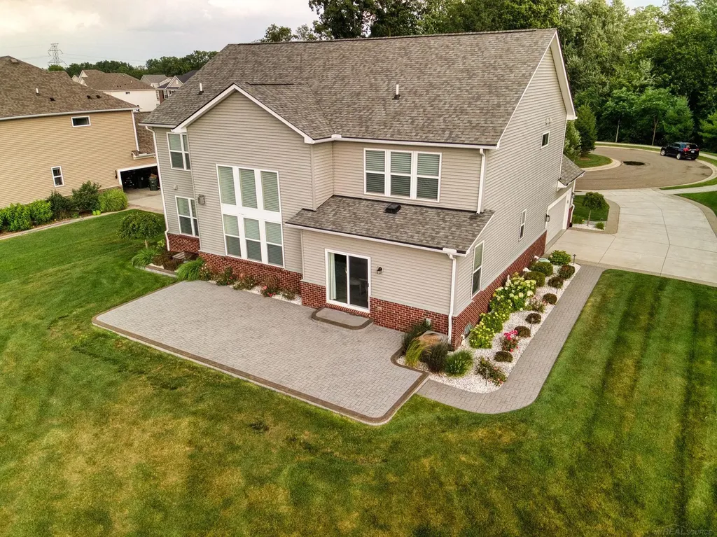 950 Weber Court Lake Orion Village MI 48360