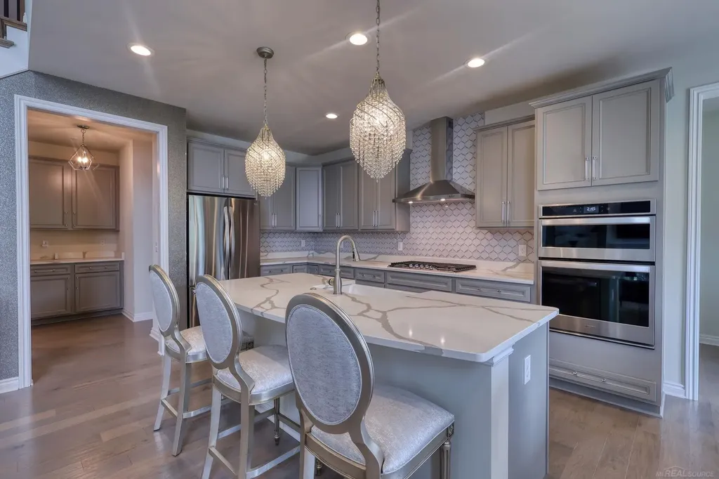 950 Weber Court Lake Orion Village MI 48360
