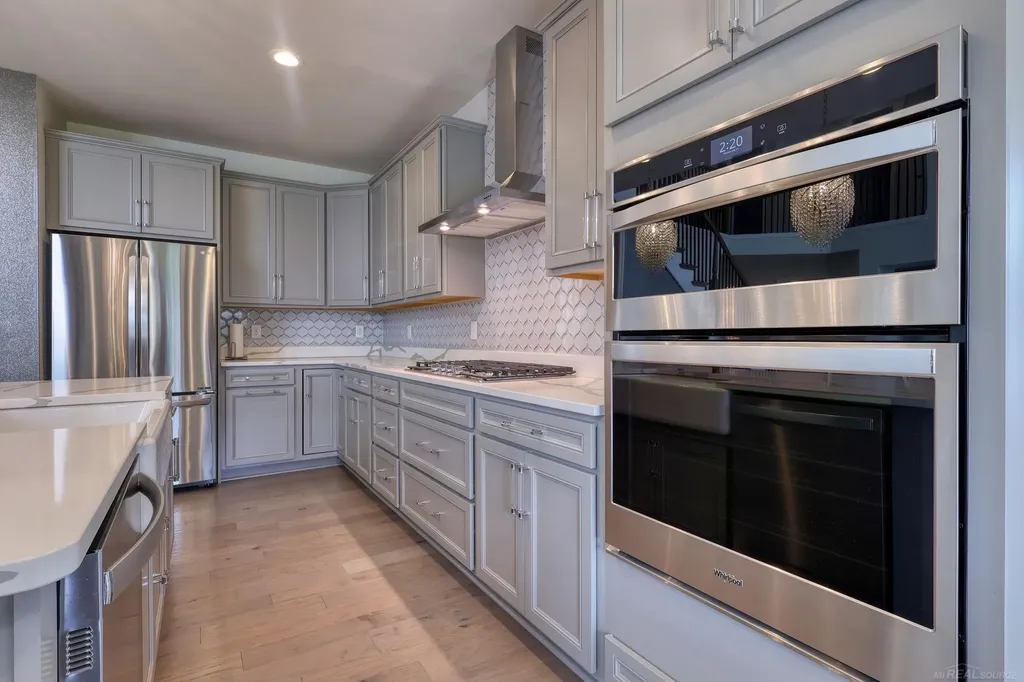 950 Weber Court Lake Orion Village MI 48360