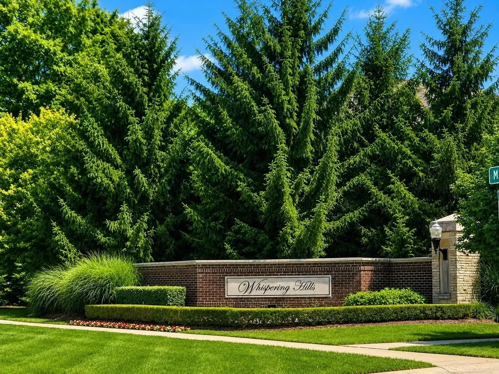 5960 Shadydale Drive Shelby Charter Township MI 48316