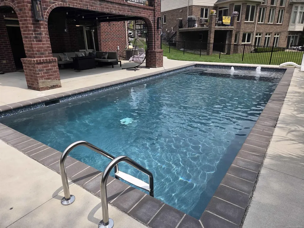 5960 Shadydale Drive Shelby Charter Township MI 48316