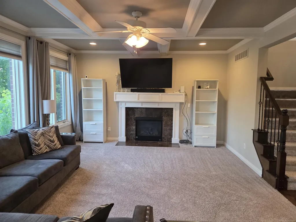 5960 Shadydale Drive Shelby Charter Township MI 48316