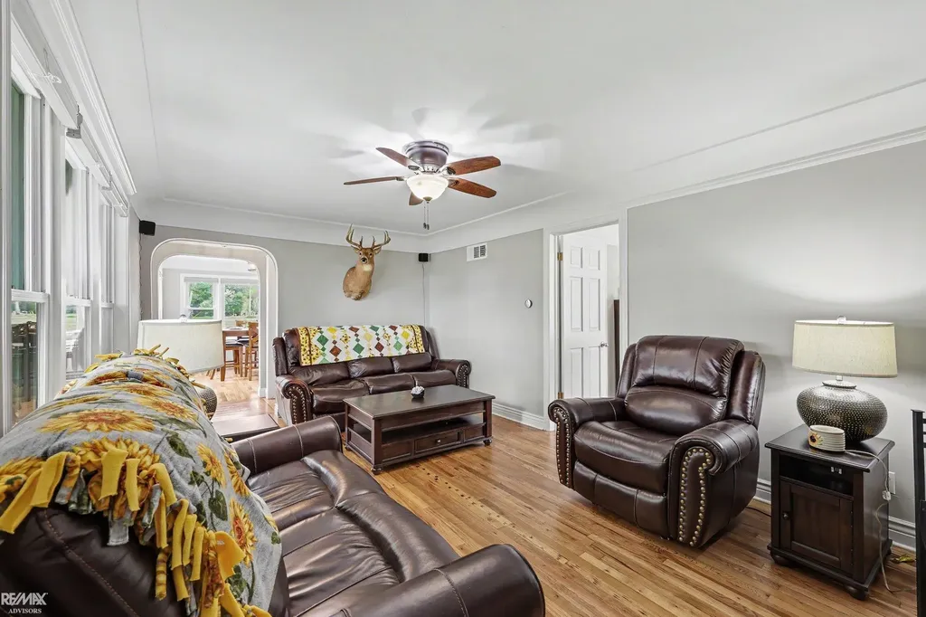 5281 Pointe Dr Drive East China Township MI 48054