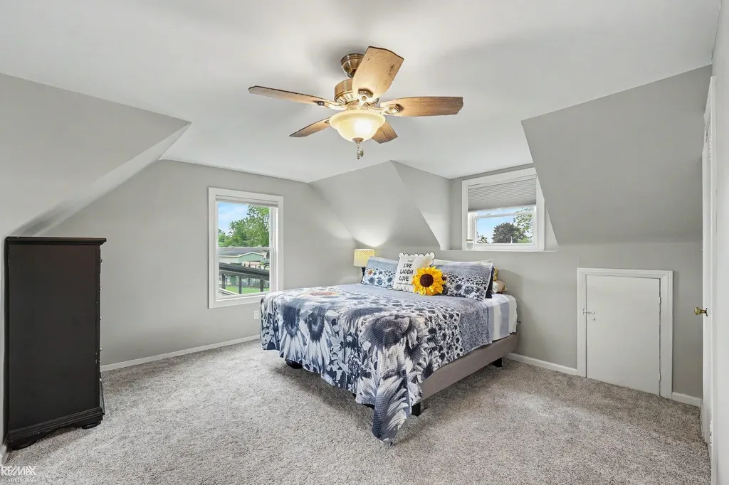 5281 Pointe Dr Drive East China Township MI 48054
