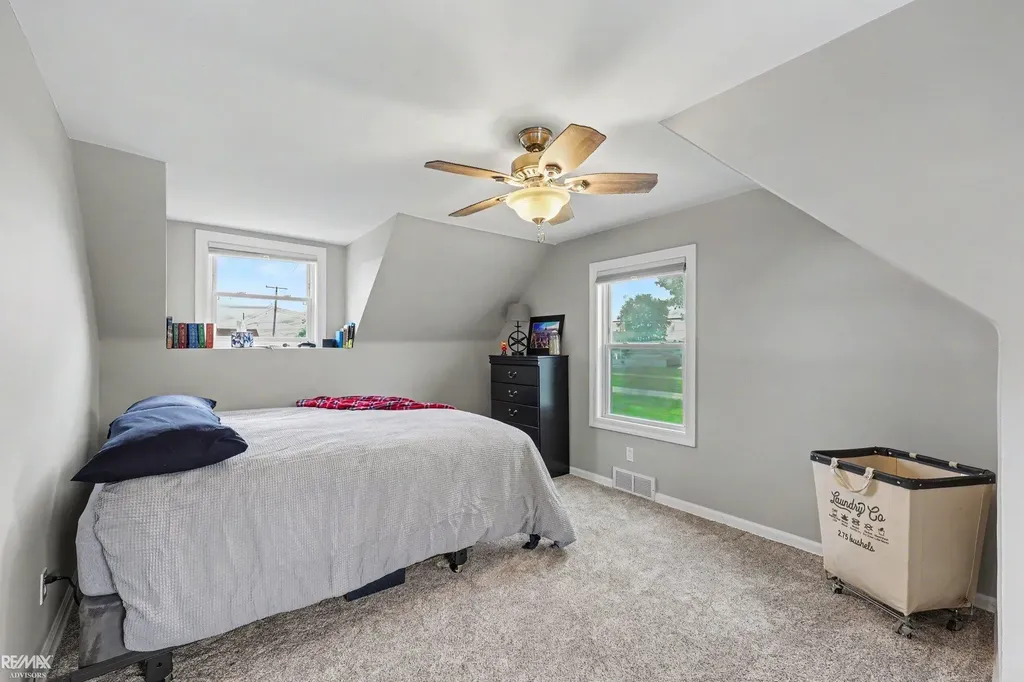 5281 Pointe Dr Drive East China Township MI 48054