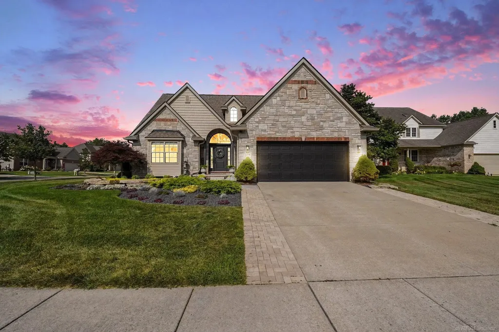 2825 Alorington Court Commerce Charter Township MI 48382
