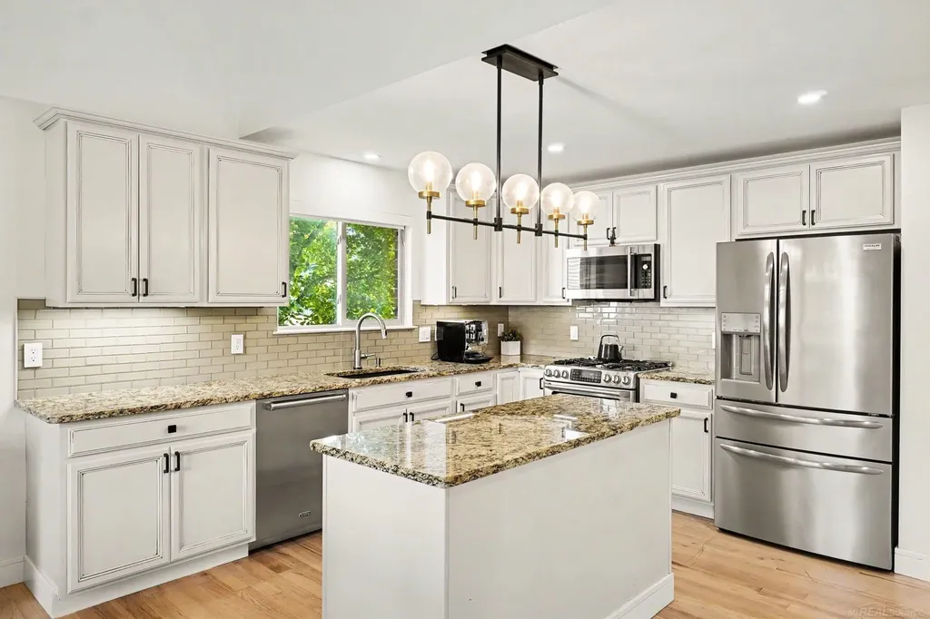 2825 Alorington Court Commerce Charter Township MI 48382