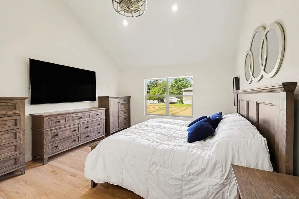 2825 Alorington Court Commerce Charter Township MI 48382
