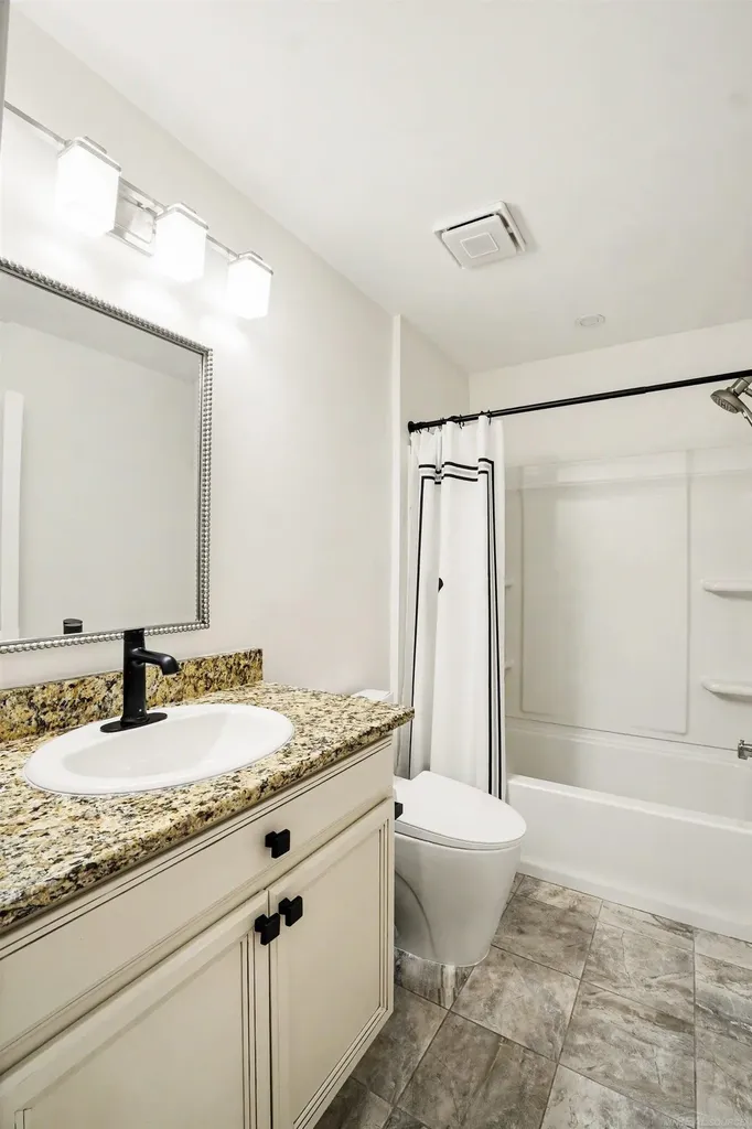 2825 Alorington Court Commerce Charter Township MI 48382