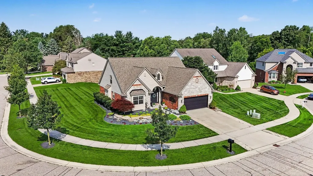2825 Alorington Court Commerce Charter Township MI 48382