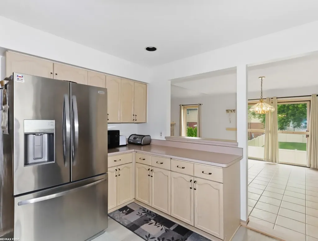 39328 Rivercrest Avenue Harrison Charter Township MI 48045