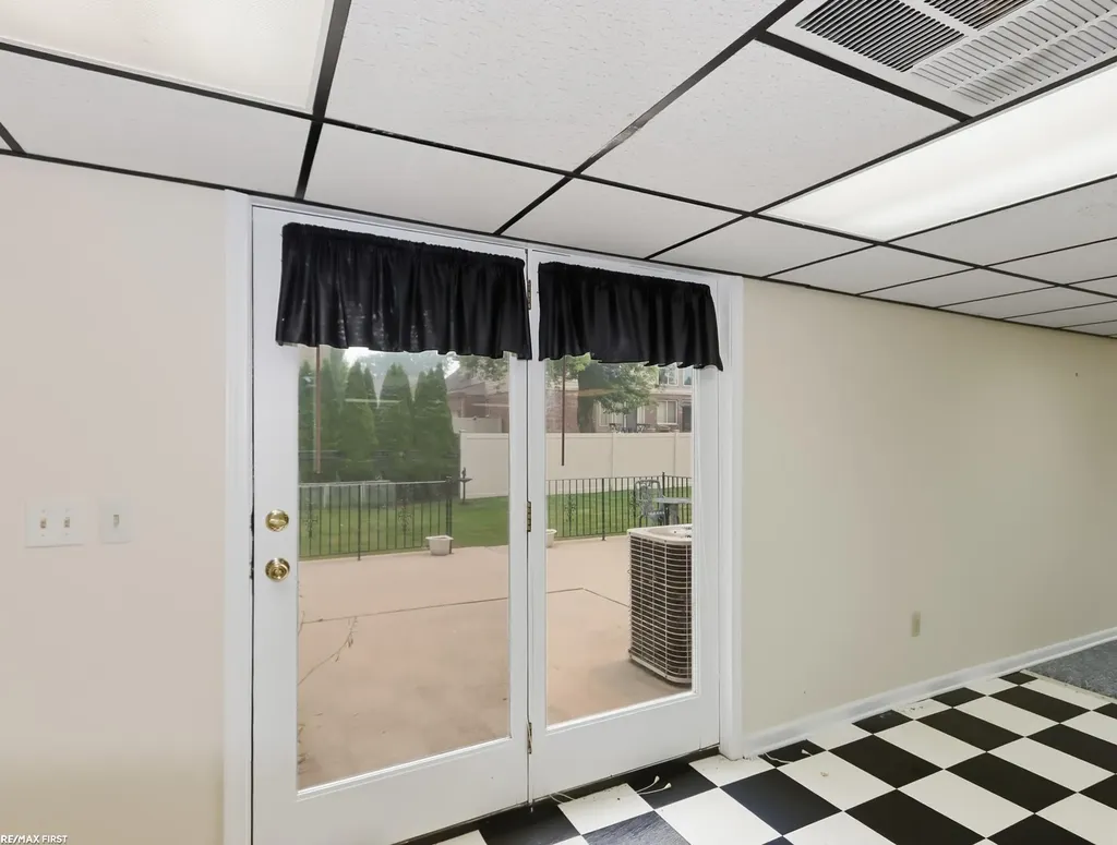 39328 Rivercrest Avenue Harrison Charter Township MI 48045