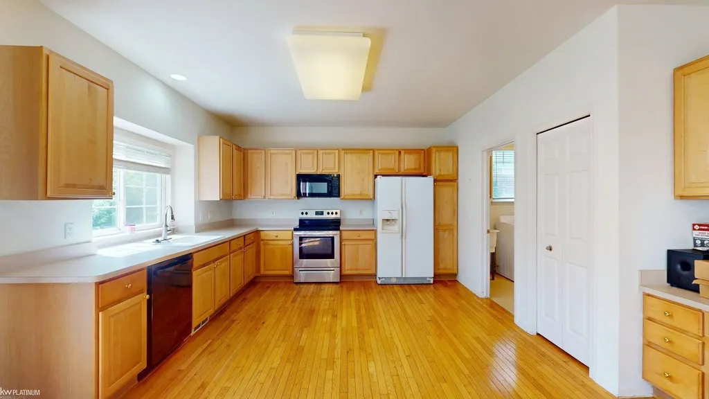 49554 Dunhill Drive Macomb Township MI 48044
